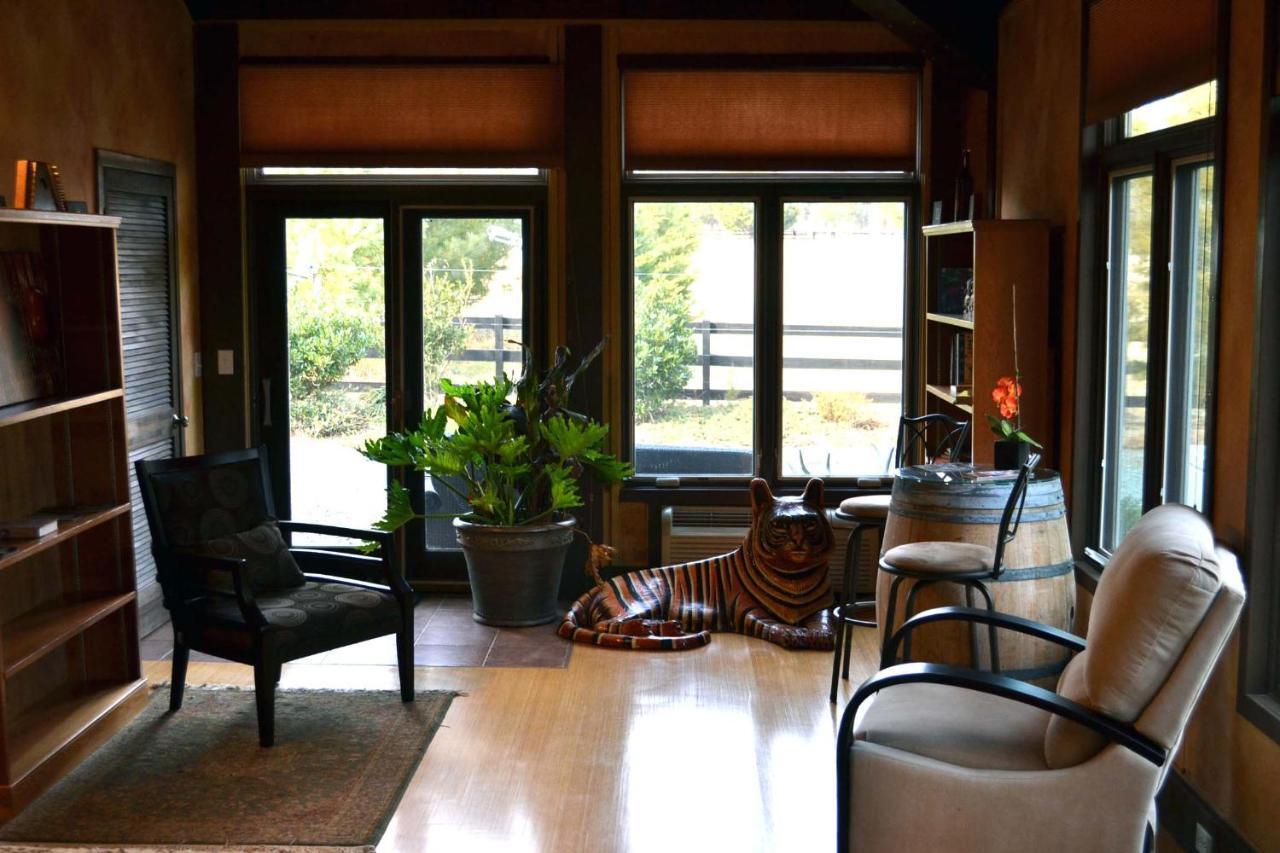 Glass House Winery Bed And Breakfast Earlysville Exterior foto